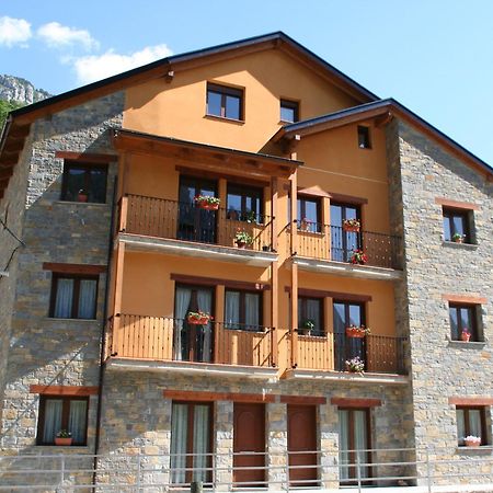 Apartamentos Mobison Salinas de Bielsa Exteriör bild