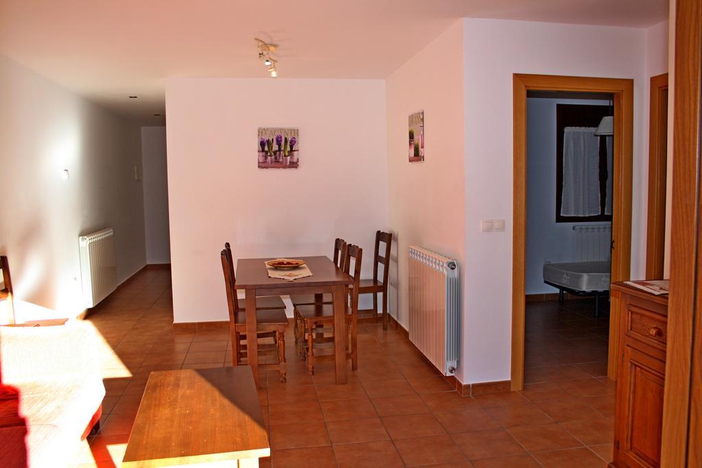 Apartamentos Mobison Salinas de Bielsa Exteriör bild
