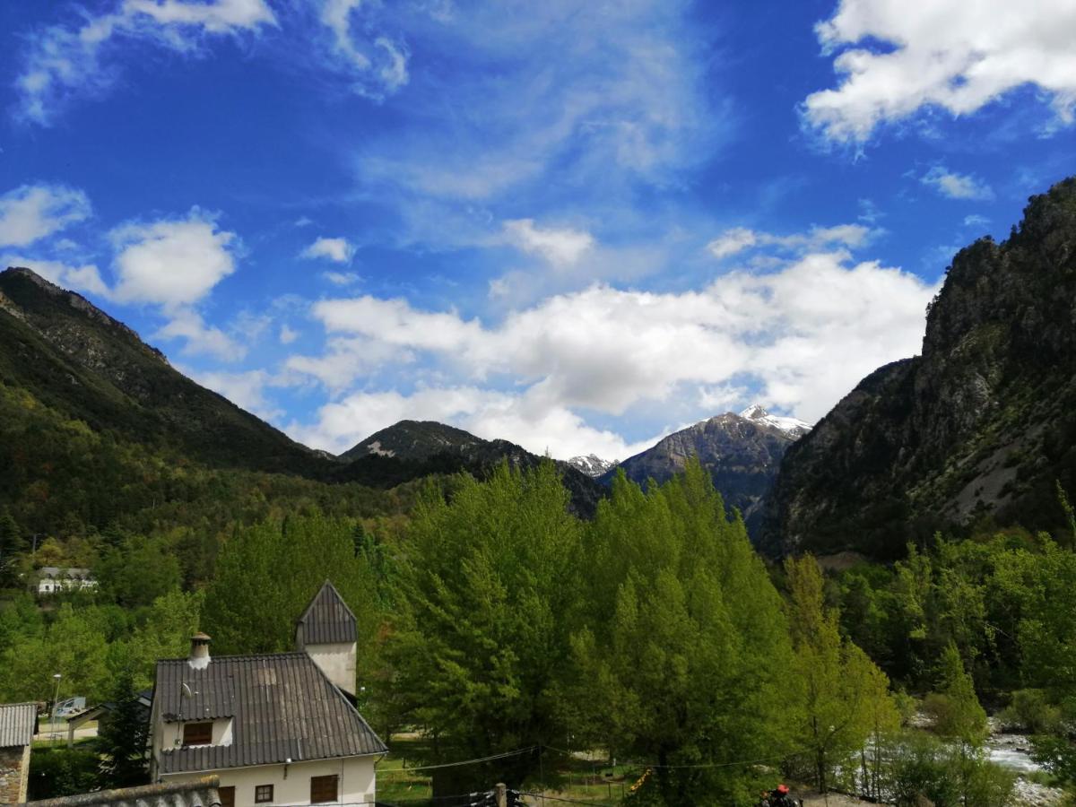 Apartamentos Mobison Salinas de Bielsa Exteriör bild