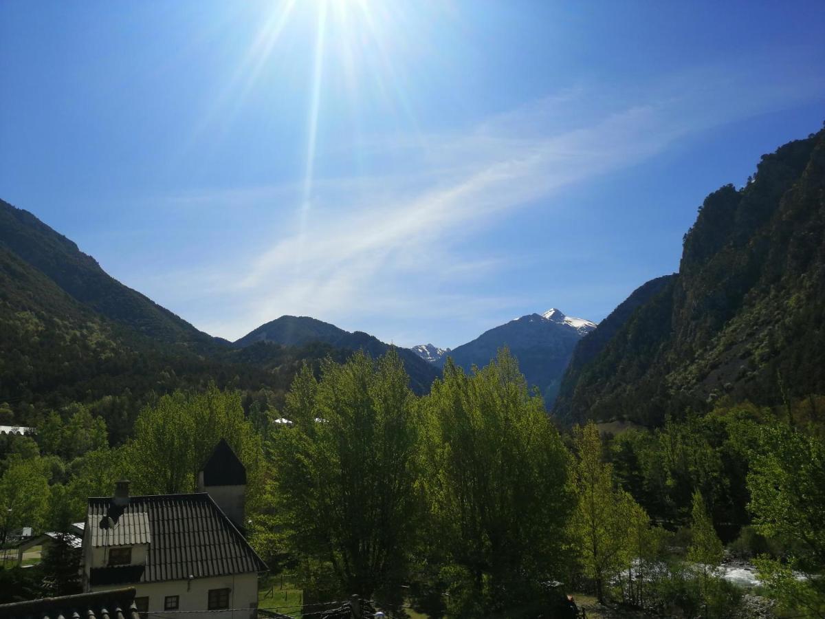 Apartamentos Mobison Salinas de Bielsa Exteriör bild